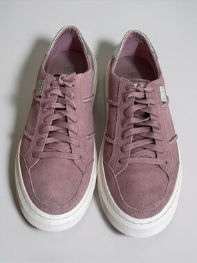 UGG Women’s Pink Suede Lace-Up Sneakers! Size 8! Excellent Condition!